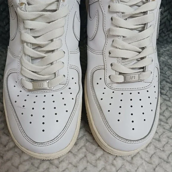 Nike Air Force 1 '07 Low Triple White Men's Athletic Shoes Sneakers Sz 9.5 - Picture 5 of 16